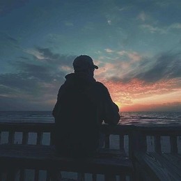 LongPort - 在电动车旁的沂蒙山