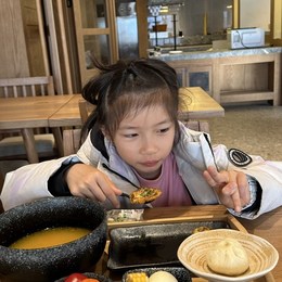 LongPort - 何小妹