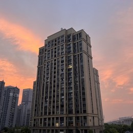 LongPort - 石头人